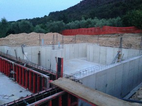 Fase di gettata in cemento