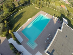 Piscina completata